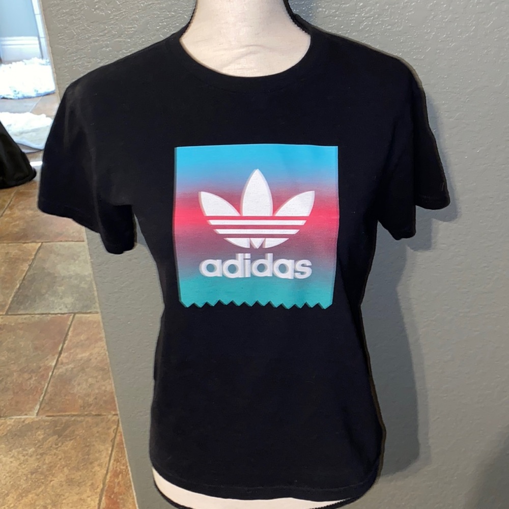 Adidas tee